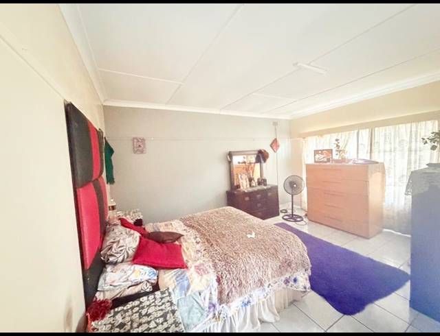 3 BEDROOM HOUSE FOR SALE IN VANDERBIJLPARK CE 2